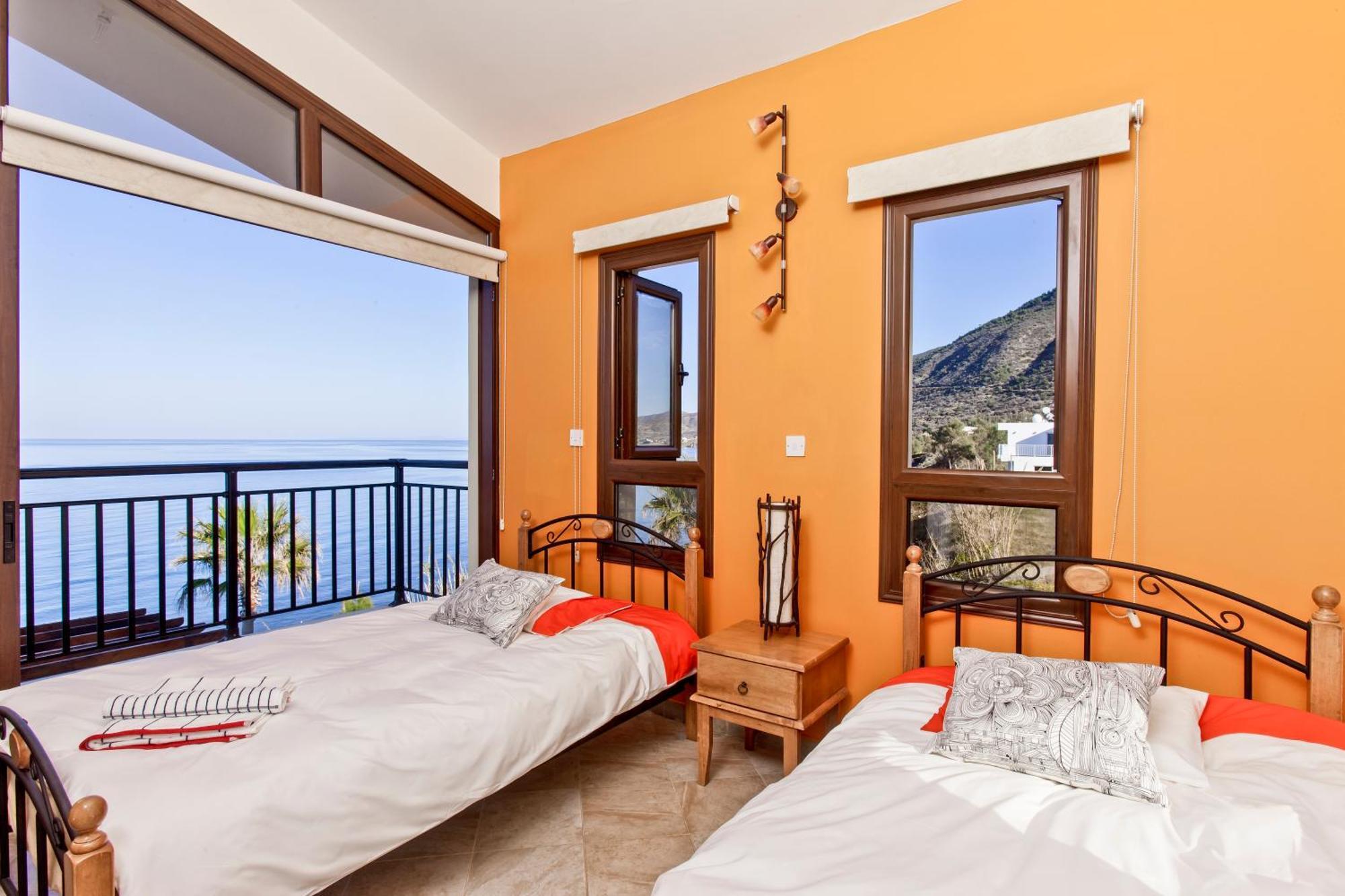 פומוס Kallinousa Beach Villa מראה חיצוני תמונה