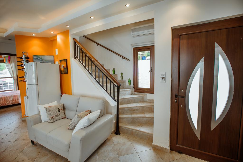 פומוס Kallinousa Beach Villa מראה חיצוני תמונה